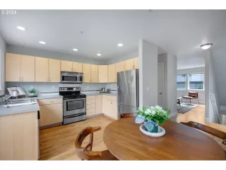 Photo #6: 428341777 Listing 