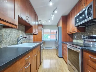 Photo #4: 428451105 Listing 