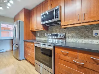 Photo #5: 428451105 Listing 