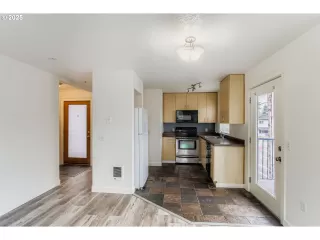 Photo #3: 428672741 Listing 