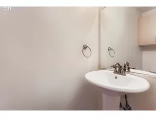 Photo #5: 428672741 Listing 