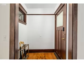 Photo #4: 429692009 Listing