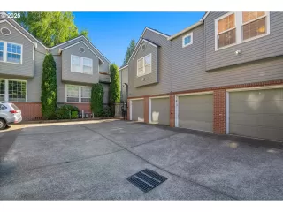 Click for more information on MLS # 429867420 : 2020 NW LOVEJOY ST 7 More Details about MLS # 429867420 : 2020 NW LOVEJOY ST 7