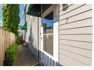 Photo #2: 429867420 Listing