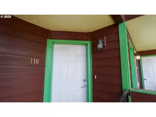 Photo #4: 430525424 Listing 