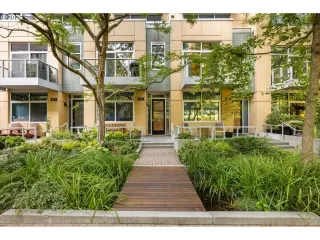 Photo #1: 430640557 Listing