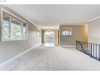 More Details about MLS # 430807337 : 1035 SW BERTHA BLVD 2