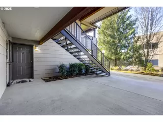 Photo #3: 430851567 Listing