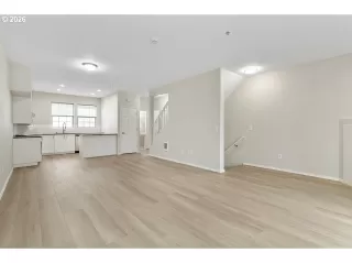 Photo #6: 431111812 Listing 