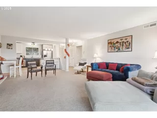 Photo #3: 431798777 Listing