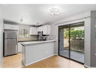 Photo #2: 432017944 Listing 