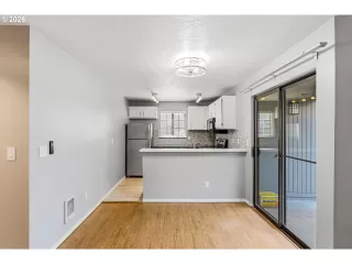 Photo #3: 432017944 Listing 