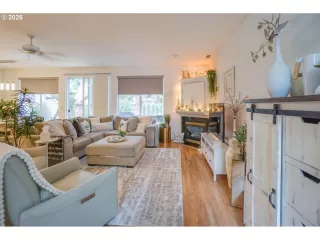 Photo #3: 432085957 Listing 