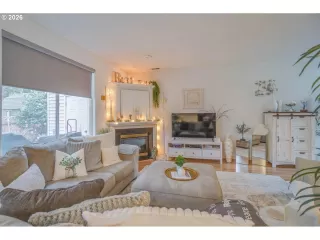 Photo #4: 432085957 Listing 