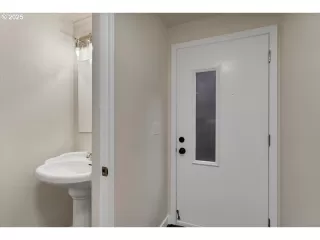 Photo #5: 432217929 Listing 