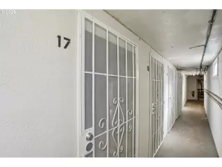 Photo #4: 432489742 Listing 