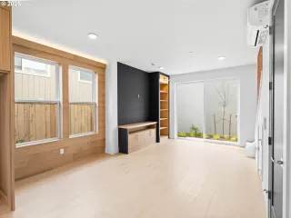 Photo #3: 432548793 Listing 