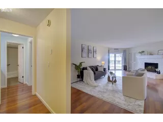 Photo #4: 432953319 Listing 