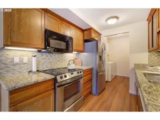 Photo #6: 432953319 Listing 