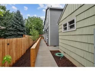 Photo #1: 432959319 Listing