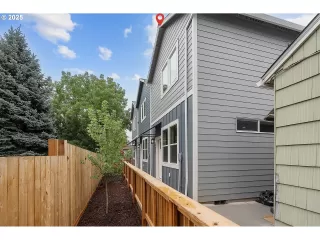 Photo #2: 432959319 Listing