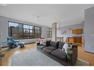 Photo #4: 433665871 Listing 