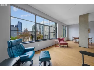 Photo #5: 433665871 Listing 