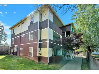 More Details about MLS # 434113011 : 9257 SE CLINTON ST 403