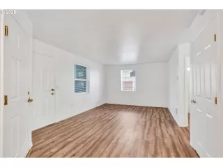 Photo #6: 434113011 Listing