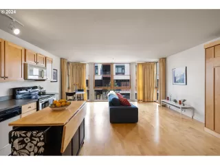 Photo #4: 434217845 Listing