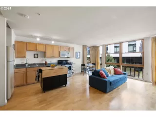 Photo #6: 434217845 Listing