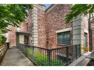Photo #1: 434485967 Listing