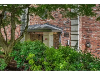 Photo #2: 434485967 Listing