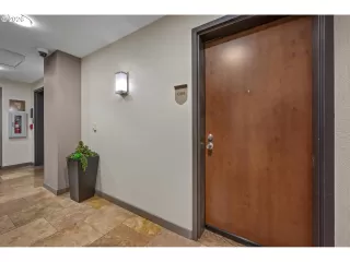 Photo #4: 434485967 Listing