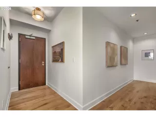 Photo #6: 434485967 Listing