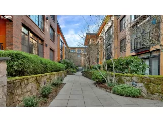 Photo #1: 434922047 Listing