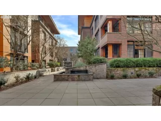 Photo #2: 434922047 Listing