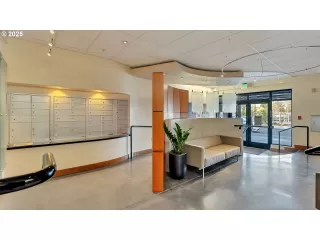 Photo #6: 434922047 Listing