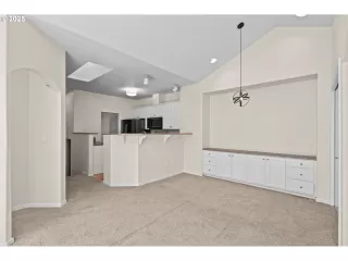 Photo #3: 435083811 Listing