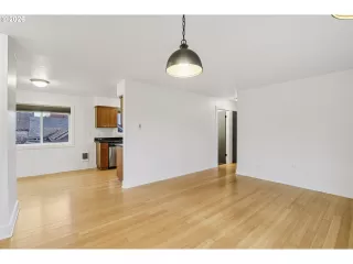 Photo #5: 435163978 Listing 