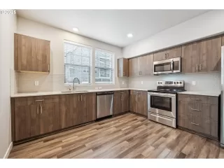 Photo #2: 435184460 Listing