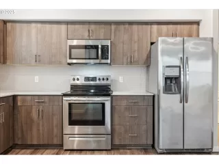 Photo #3: 435184460 Listing