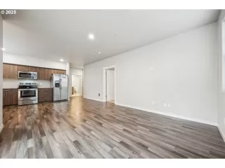 Photo #6: 435184460 Listing