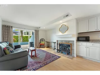 Photo #4: 435340265 Listing 