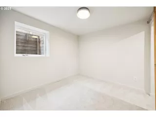 Photo #6: 435671427 Listing 