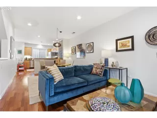 Photo #3: 435693513 Listing 