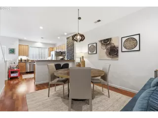 Photo #4: 435693513 Listing 