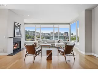 Photo #2: 435903216 Listing 