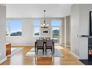 Photo #4: 435903216 Listing 