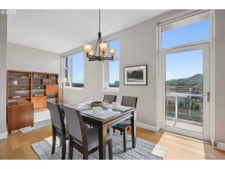 Photo #5: 435903216 Listing 